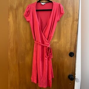 Boden Vibrant Summer Wrap Dress in Salmon. Size 4R. WW012.